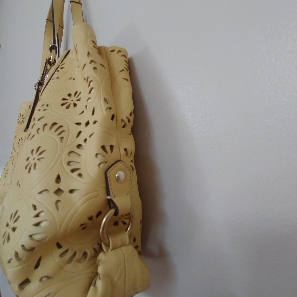 Coach Spring/Summer Bag - Picture 3 of 6